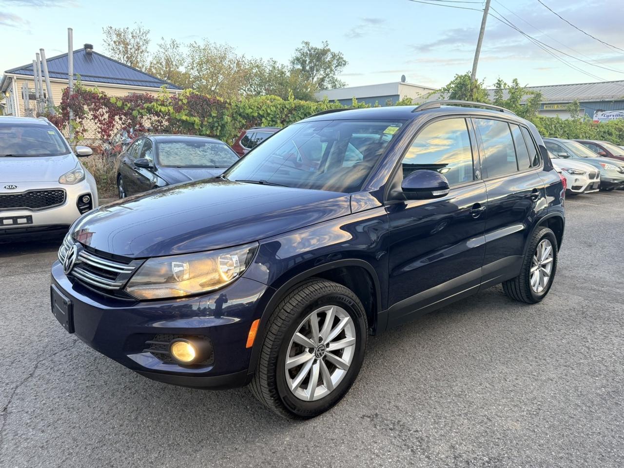 2017 Volkswagen Tiguan WOLFSBURG EDITION - 2.0 TSI 4MOTION AWD - PANO ROOF - ONE OWNER! Photo