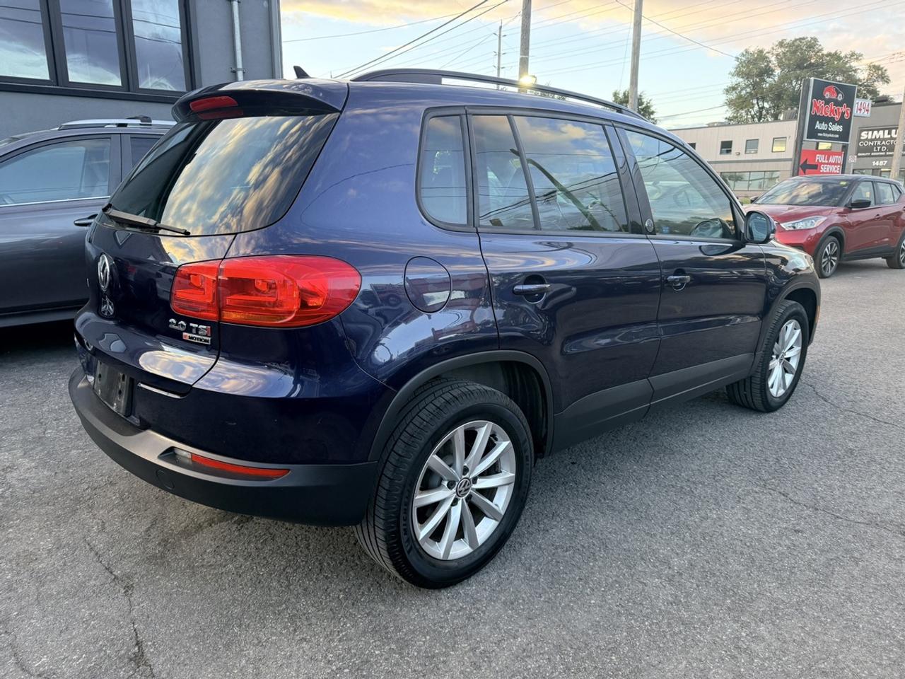 2017 Volkswagen Tiguan WOLFSBURG EDITION - 2.0 TSI 4MOTION AWD - PANO ROOF - ONE OWNER! Photo