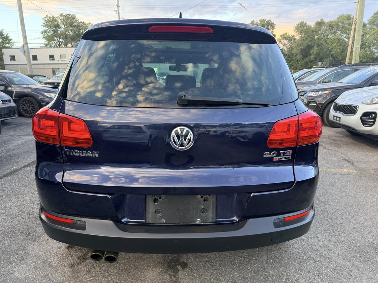 2017 Volkswagen Tiguan WOLFSBURG EDITION - 2.0 TSI 4MOTION AWD - PANO ROOF - ONE OWNER! Photo