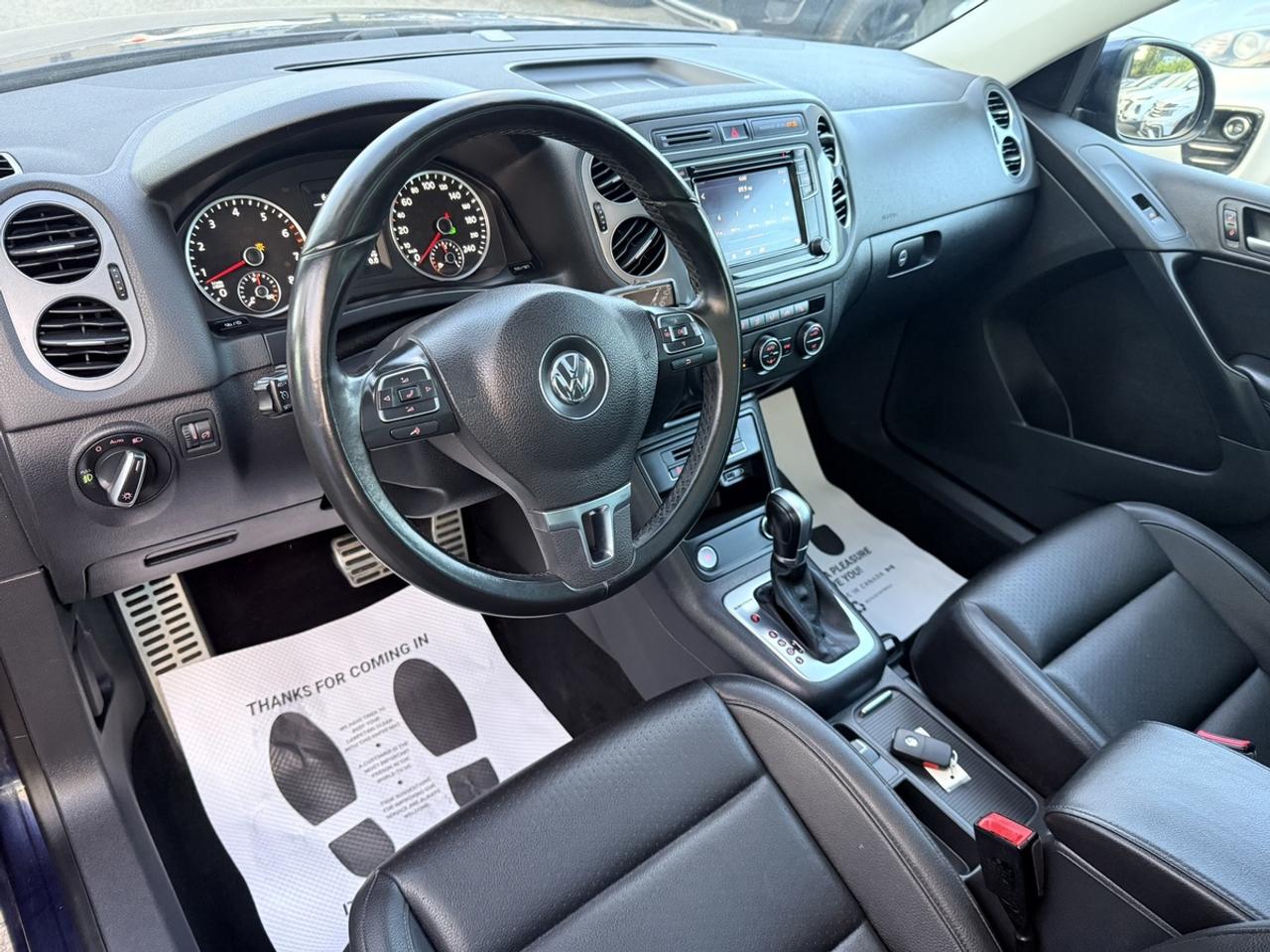 2017 Volkswagen Tiguan WOLFSBURG EDITION - 2.0 TSI 4MOTION AWD - PANO ROOF - ONE OWNER! Photo