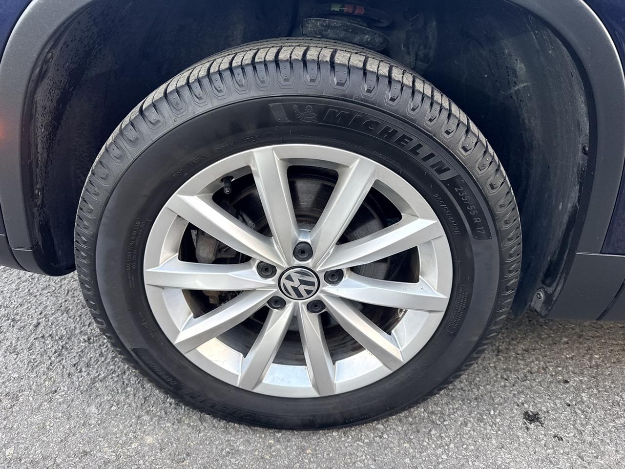 2017 Volkswagen Tiguan WOLFSBURG EDITION - 2.0 TSI 4MOTION AWD - PANO ROOF - ONE OWNER! Photo