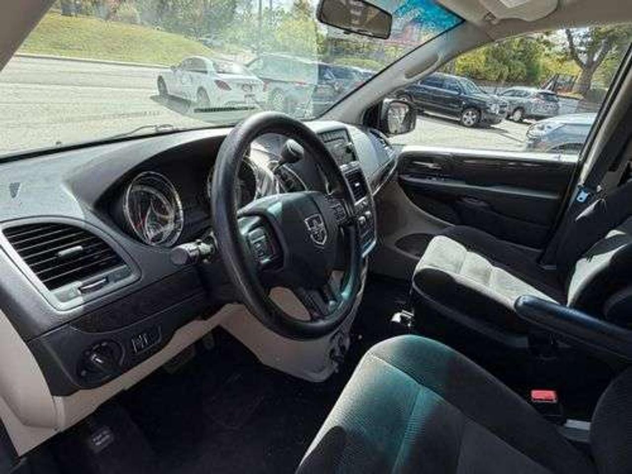 2017 Dodge Grand Caravan CANADA VALUE PACKAGE Photo