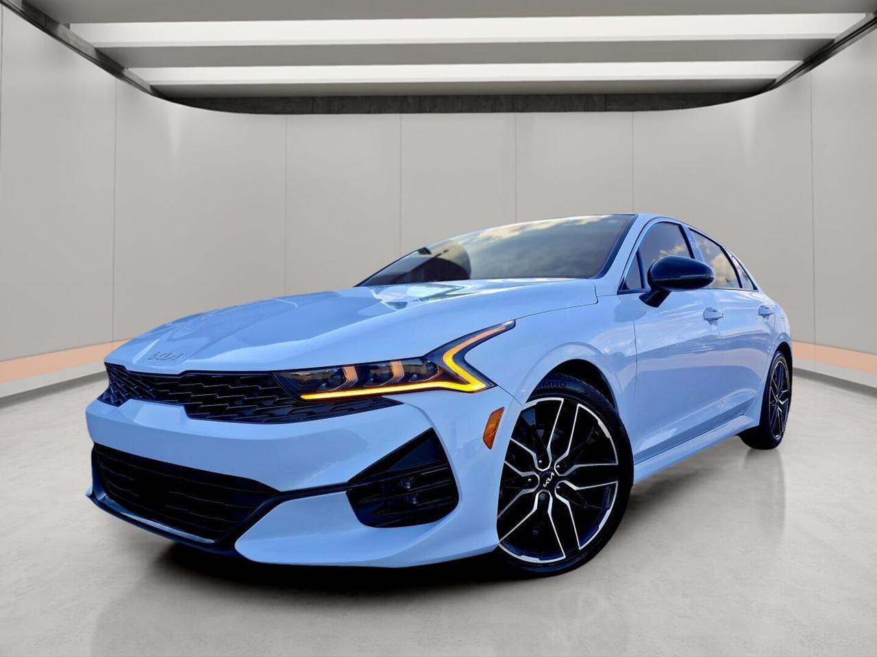 2022 Kia K5 GT TA DCT avec intérieur brun Photo0