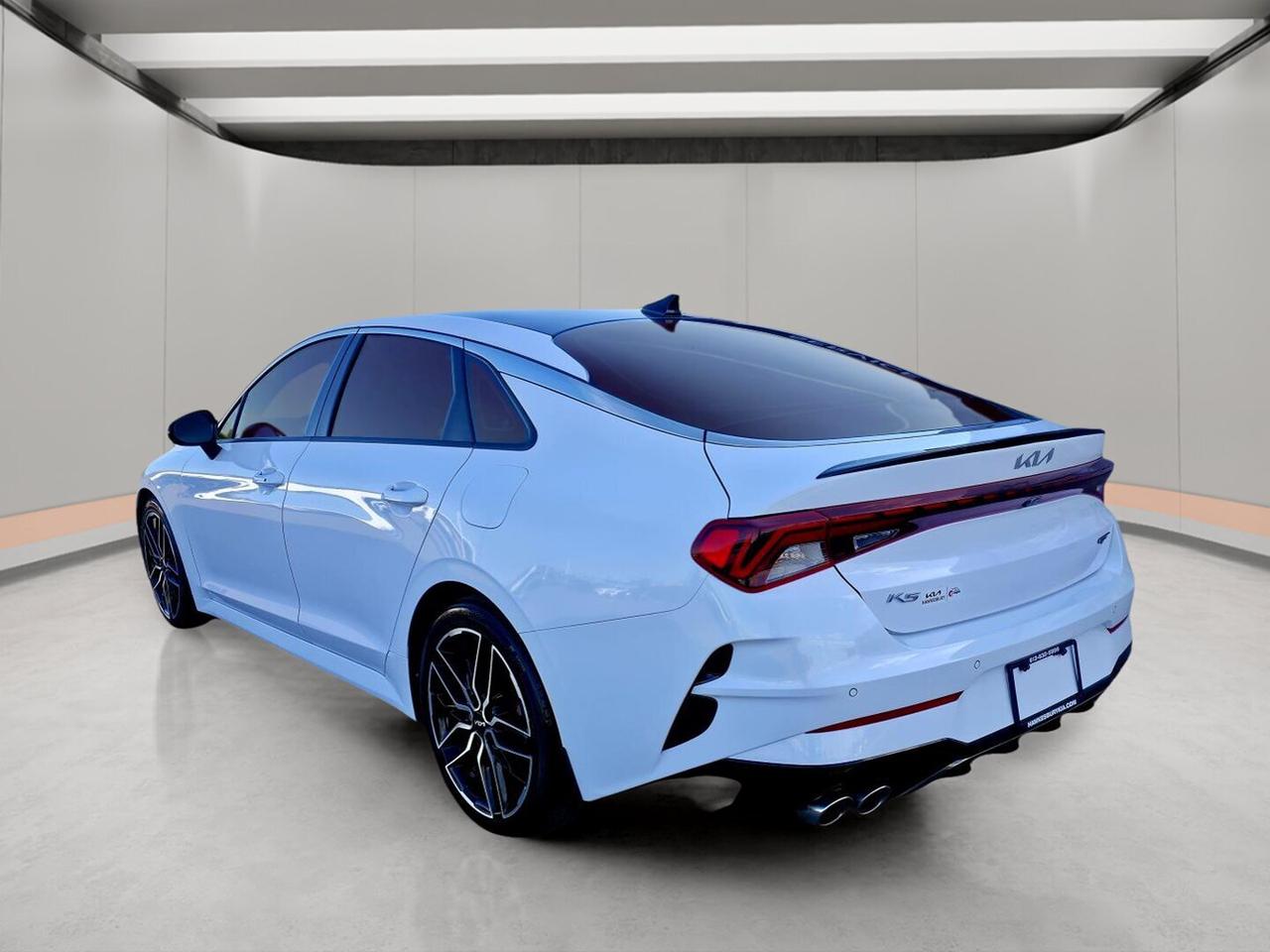 2022 Kia K5 GT TA DCT avec intérieur brun Photo2