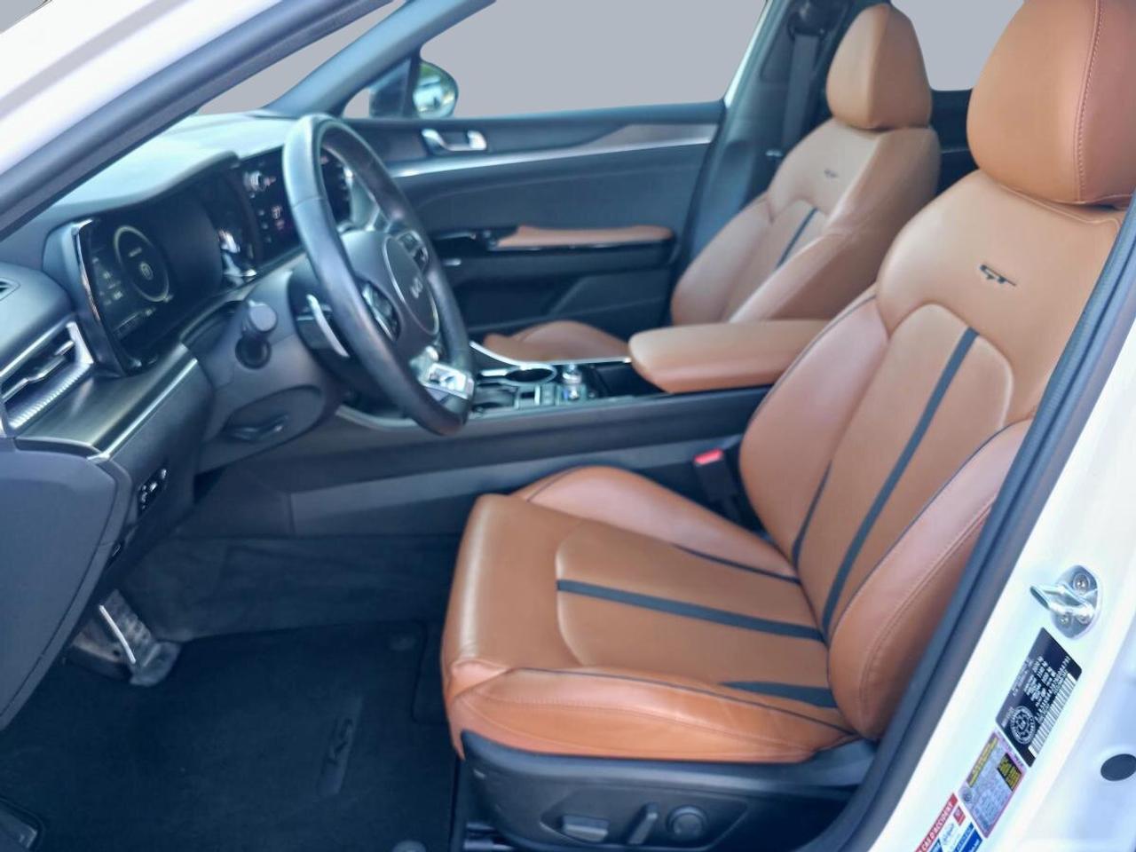 2022 Kia K5 GT TA DCT avec intérieur brun Photo