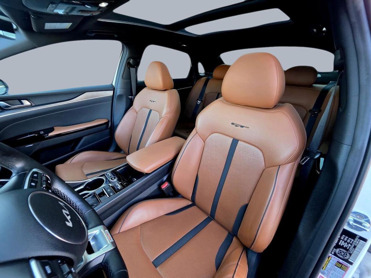2022 Kia K5 GT TA DCT avec intérieur brun Photo