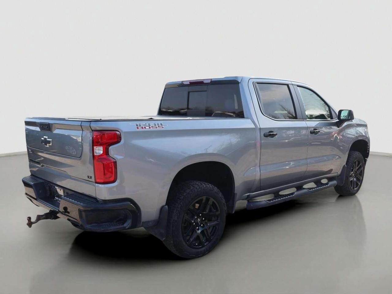 2025 Chevrolet Silverado 1500 Crew Cab Standard Photo4