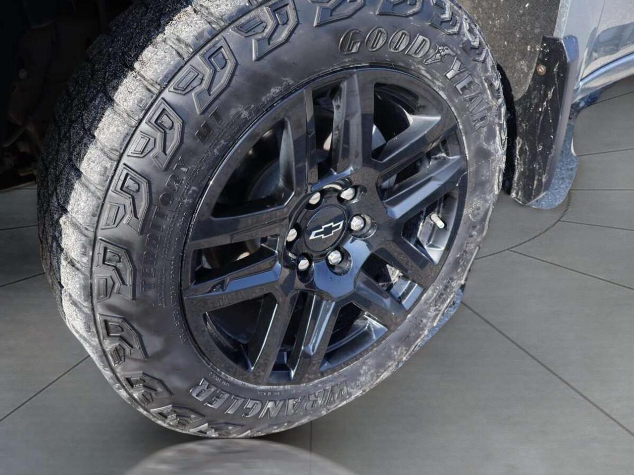 2025 Chevrolet Silverado 1500 Crew Cab Standard Photo