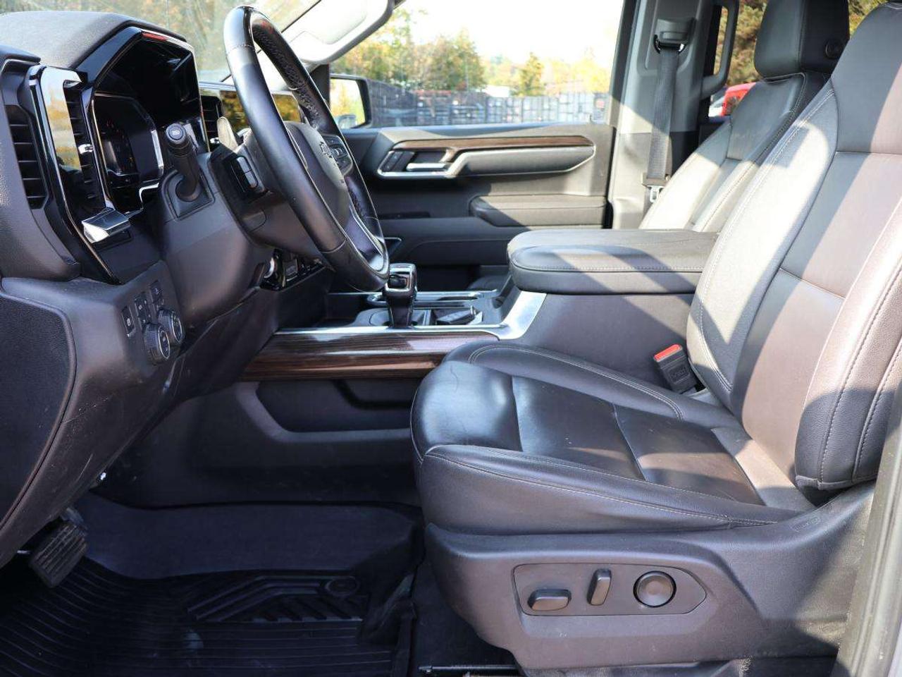 2025 Chevrolet Silverado 1500 Crew Cab Standard Photo