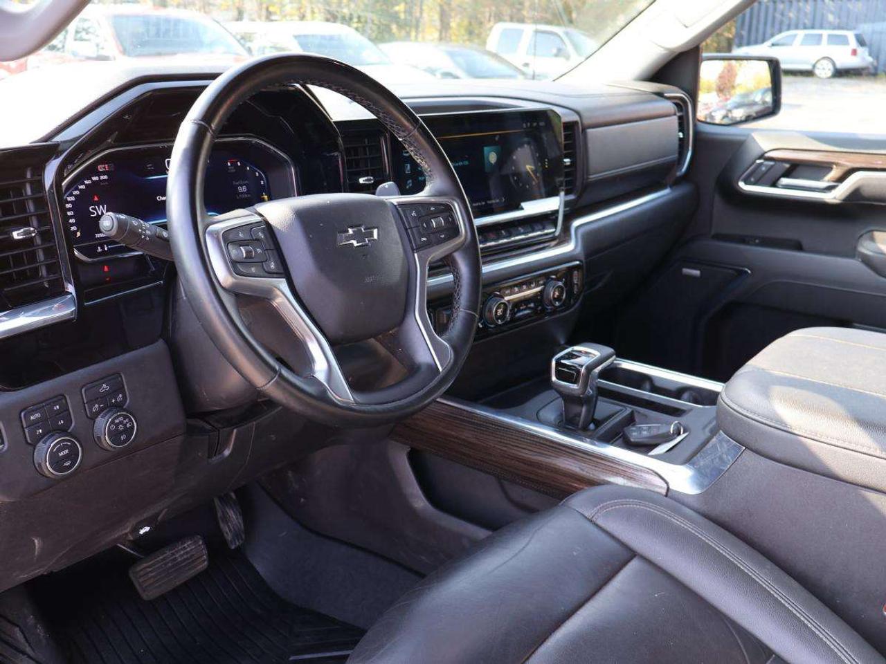 2025 Chevrolet Silverado 1500 Crew Cab Standard Photo