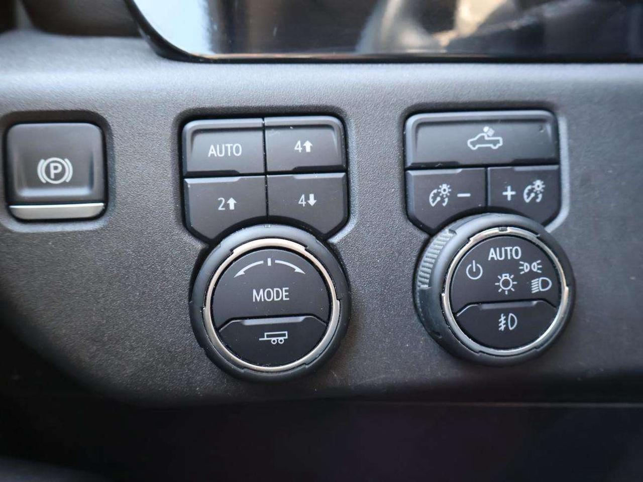 2025 Chevrolet Silverado 1500 Crew Cab Standard Photo