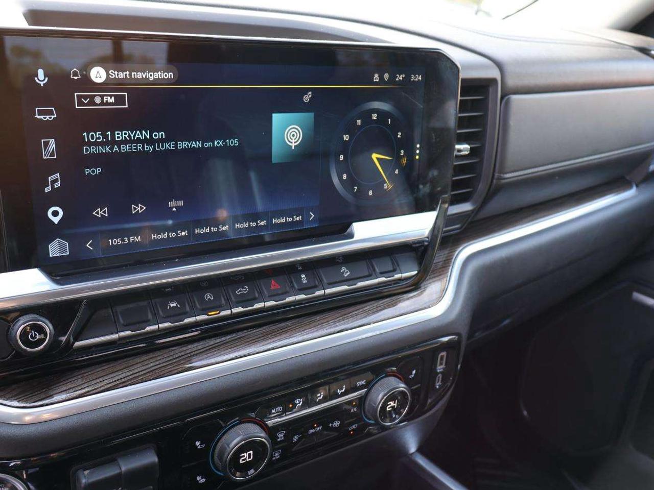 2025 Chevrolet Silverado 1500 Crew Cab Standard Photo