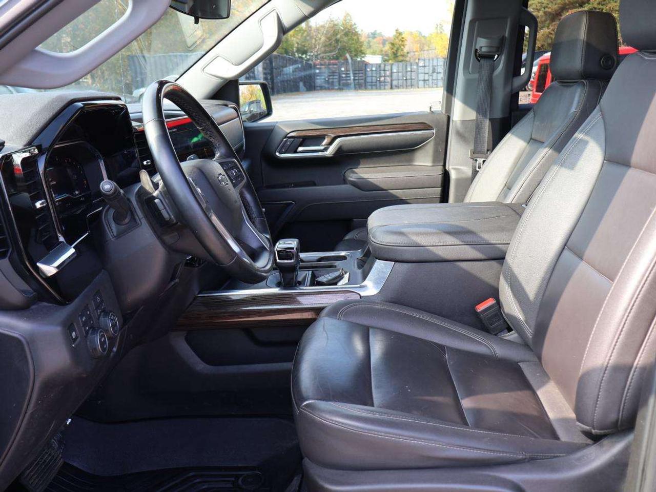 2025 Chevrolet Silverado 1500 Crew Cab Standard Photo