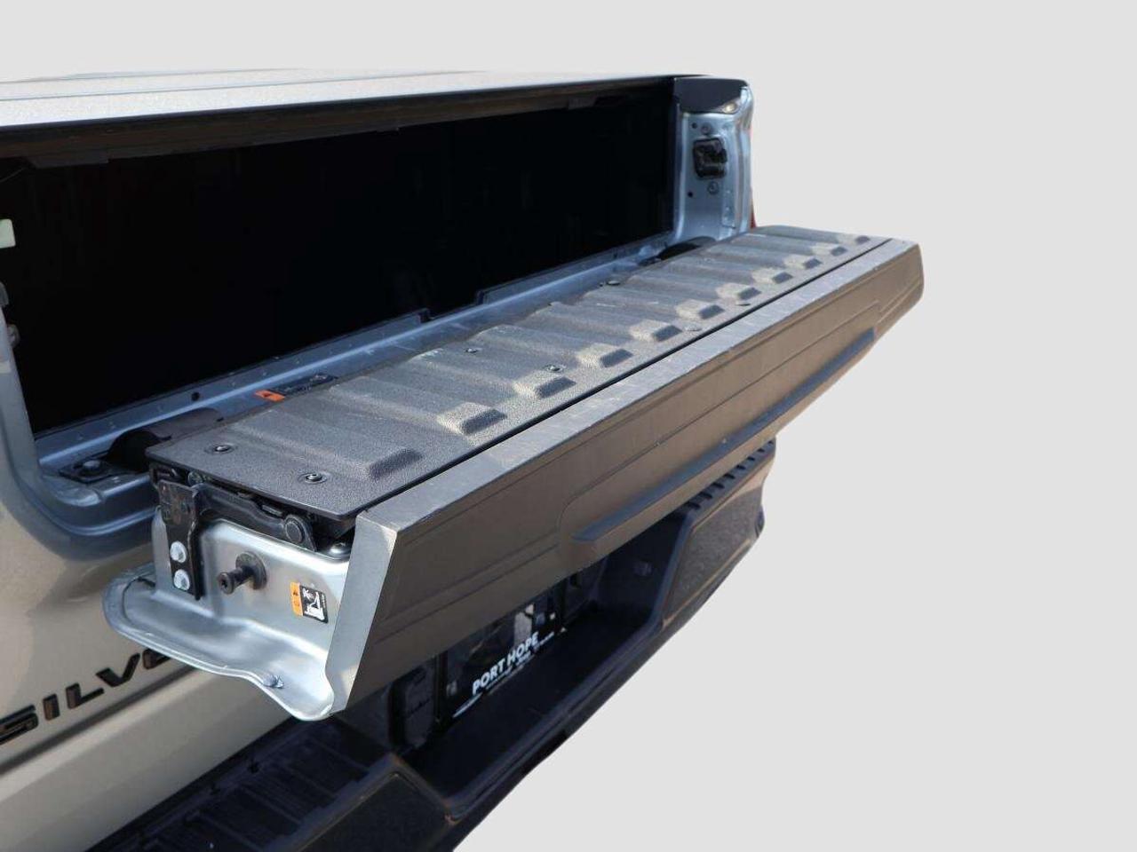 2025 Chevrolet Silverado 1500 Crew Cab Standard Photo