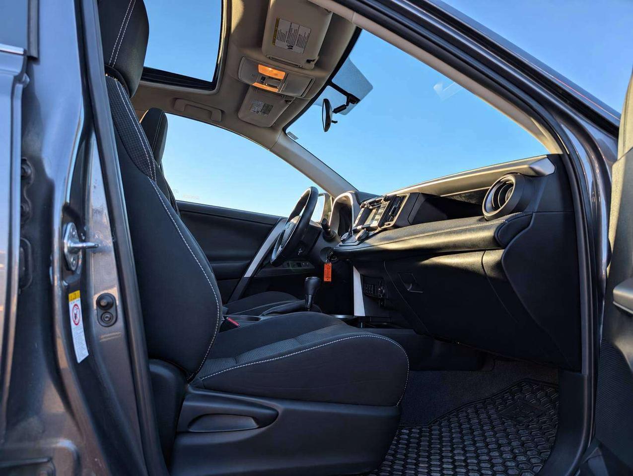 2016 Toyota RAV4 XLE (One Owner, No Accidents) Photo