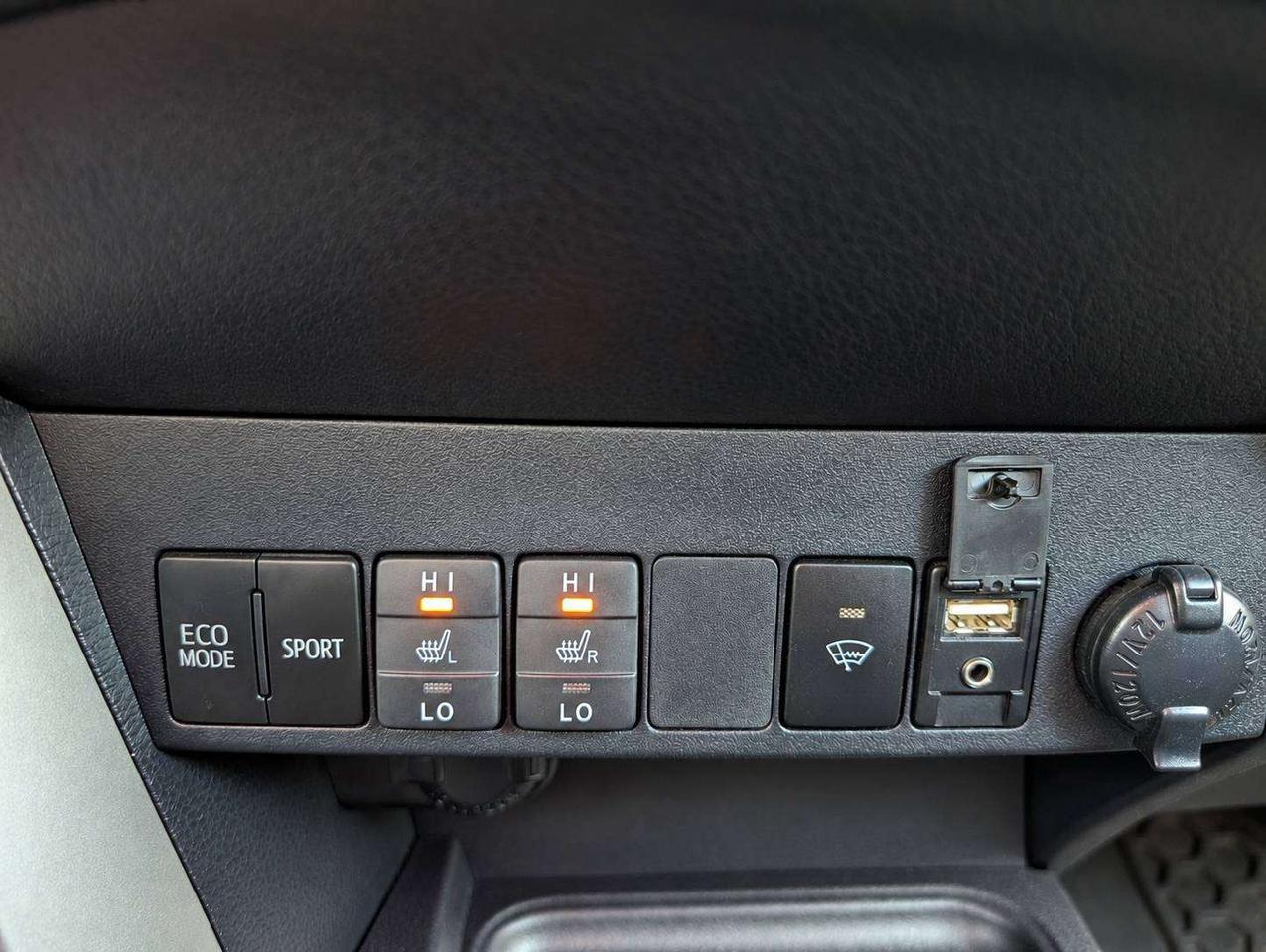 2016 Toyota RAV4 XLE (One Owner, No Accidents) Photo