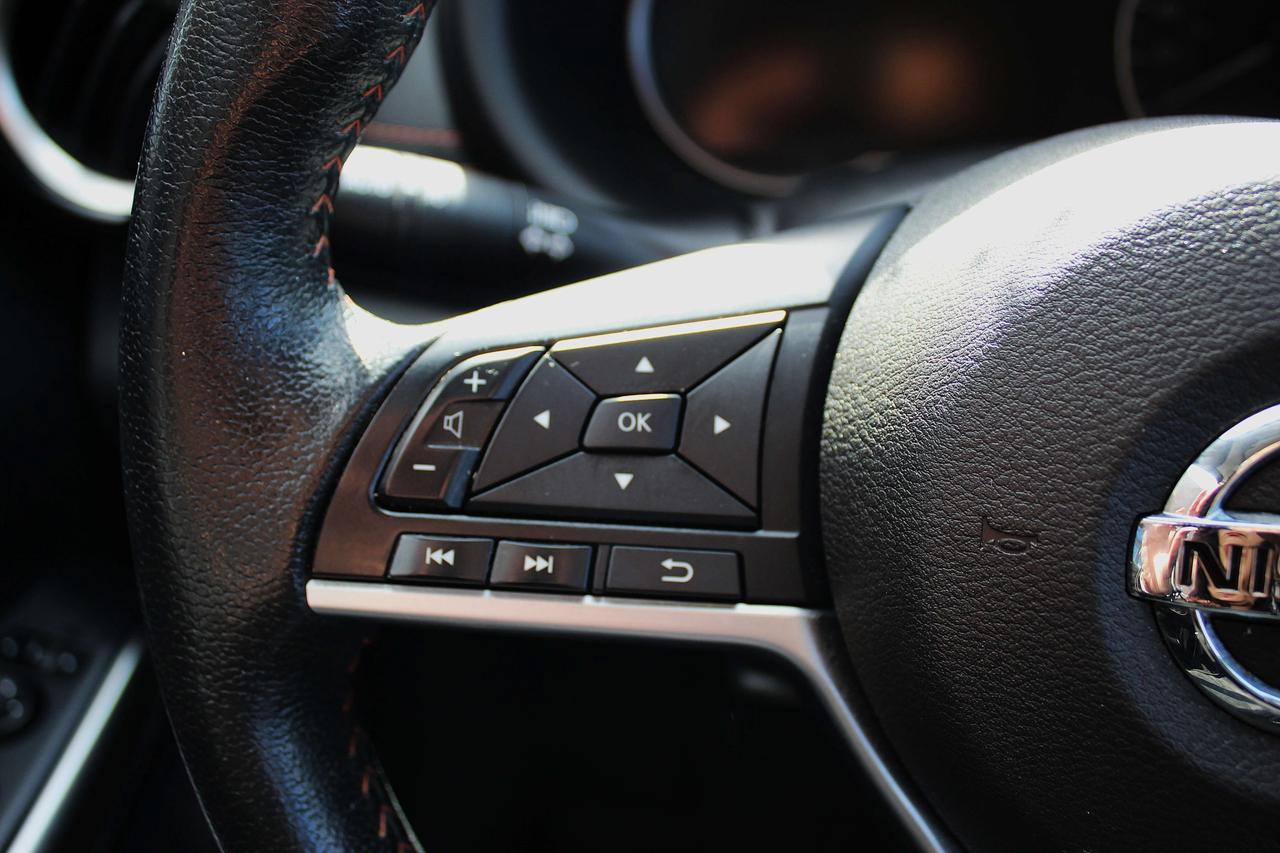 2019 Nissan Kicks SR Photo