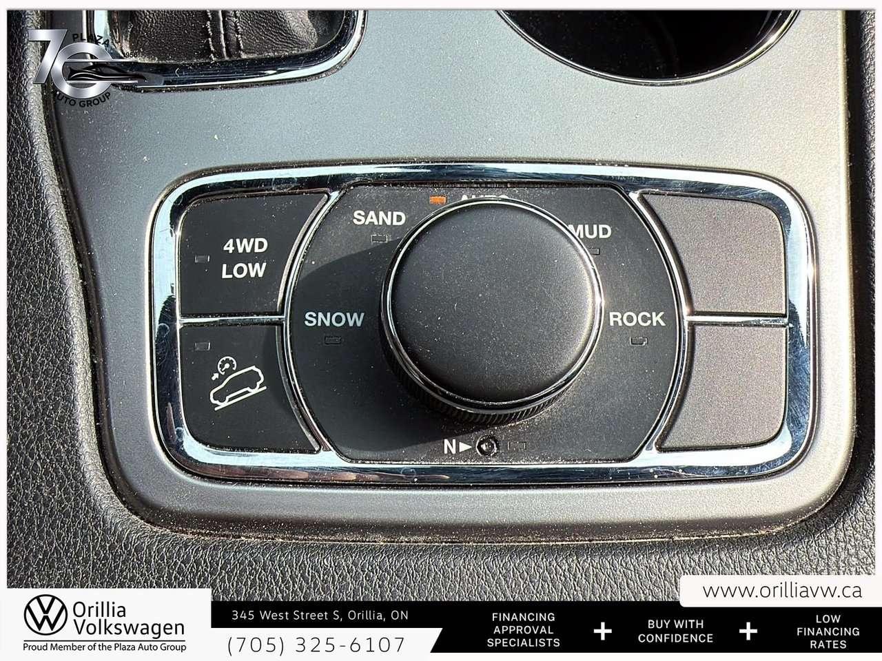 2020 Jeep Grand Cherokee Altitude 4x4   Trailer Tow Group   Power Sunroof / Photo