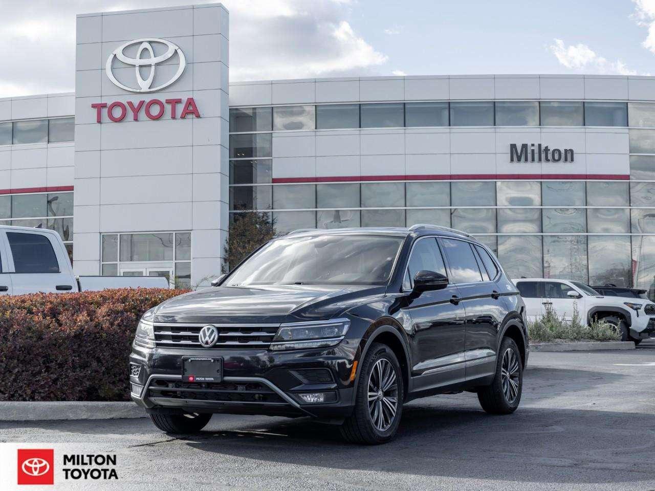 2018 Volkswagen Tiguan LEATHER PANORAMIC SUNROOF HEATED STEERING FENDER AUDIO NEW REAR BRAKE PADS ONE OWNER Highline Photo