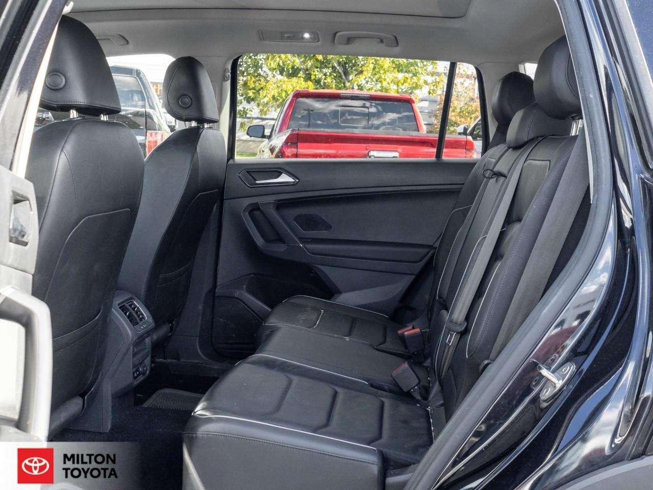 2018 Volkswagen Tiguan LEATHER PANORAMIC SUNROOF HEATED STEERING FENDER AUDIO NEW REAR BRAKE PADS ONE OWNER Highline Photo