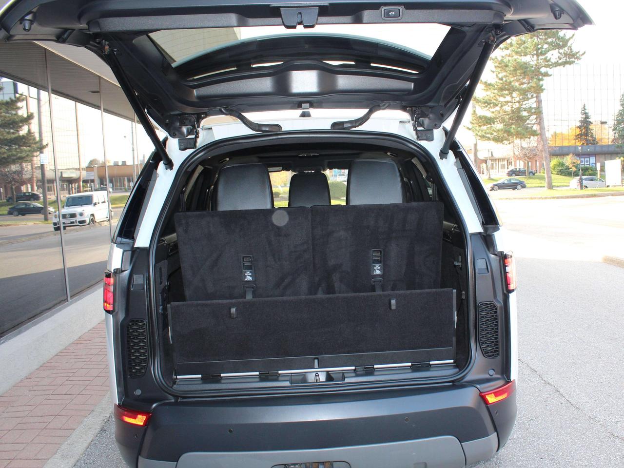 2018 Land Rover Discovery HSE - "7 PASSENGERS" - "3.0L DIESEL" Photo