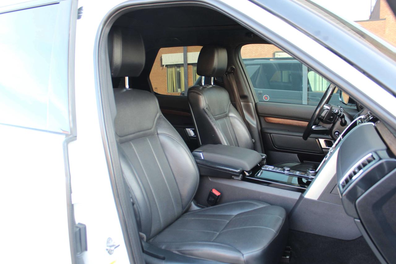 2018 Land Rover Discovery HSE - "7 PASSENGERS" - "3.0L DIESEL" Photo