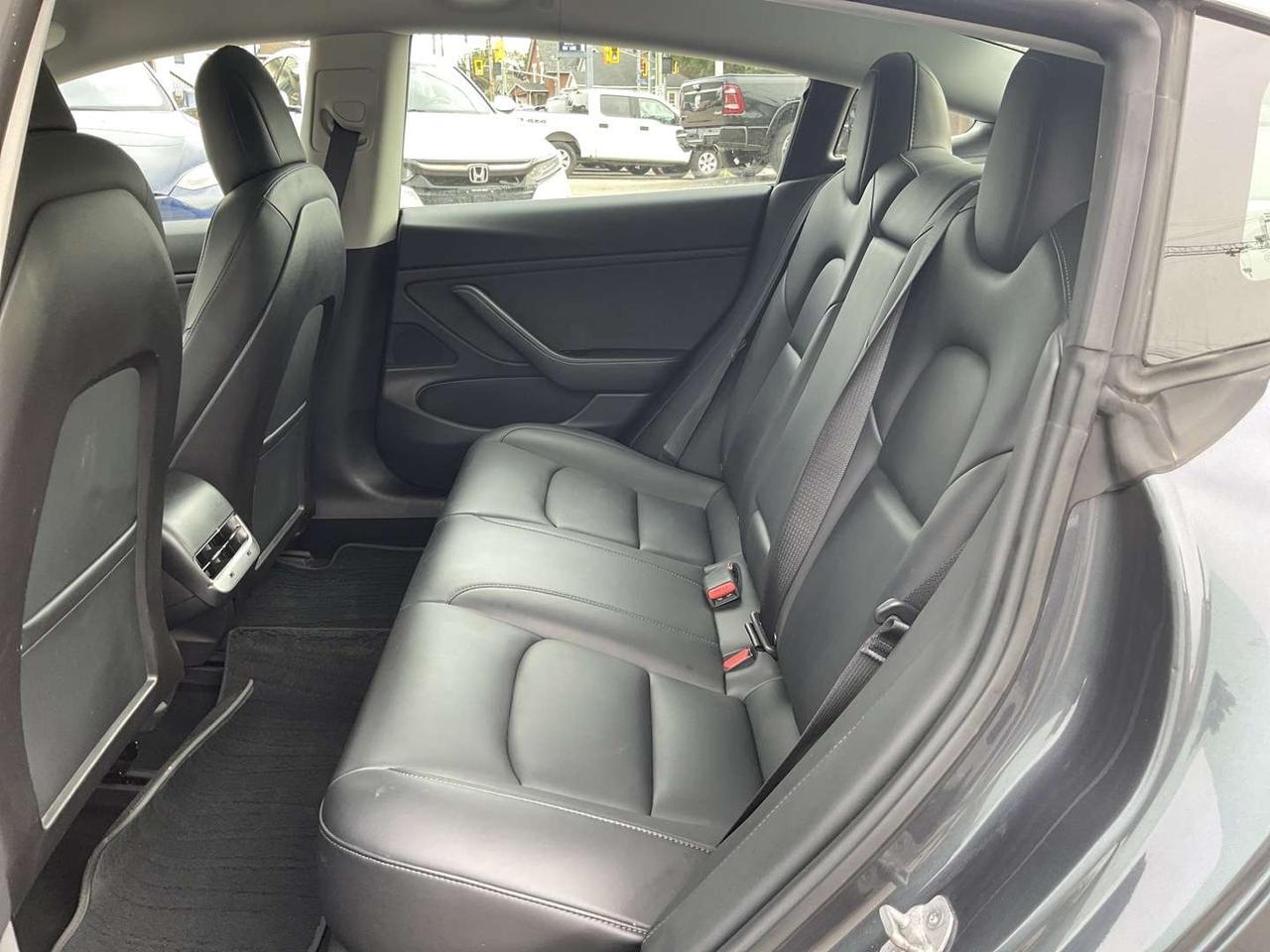 2019 Tesla Model 3 Long Range AWD LEATHER! NAV! CAMERAS! Photo