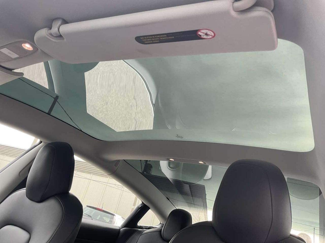 2019 Tesla Model 3 Long Range AWD LEATHER! NAV! CAMERAS! Photo