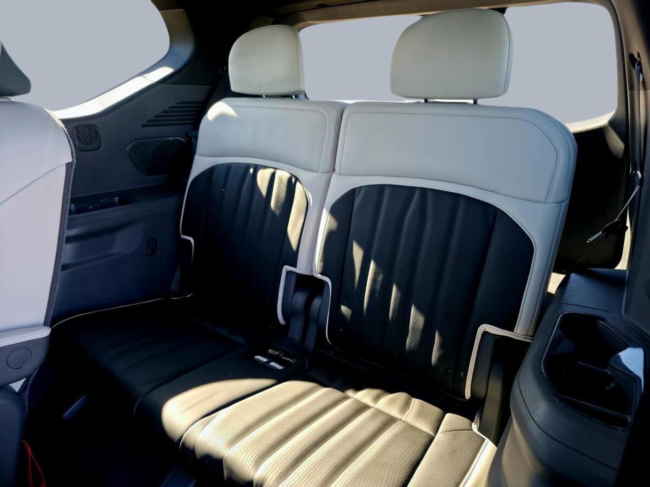 2025 Kia EV9 Land Traction Photo