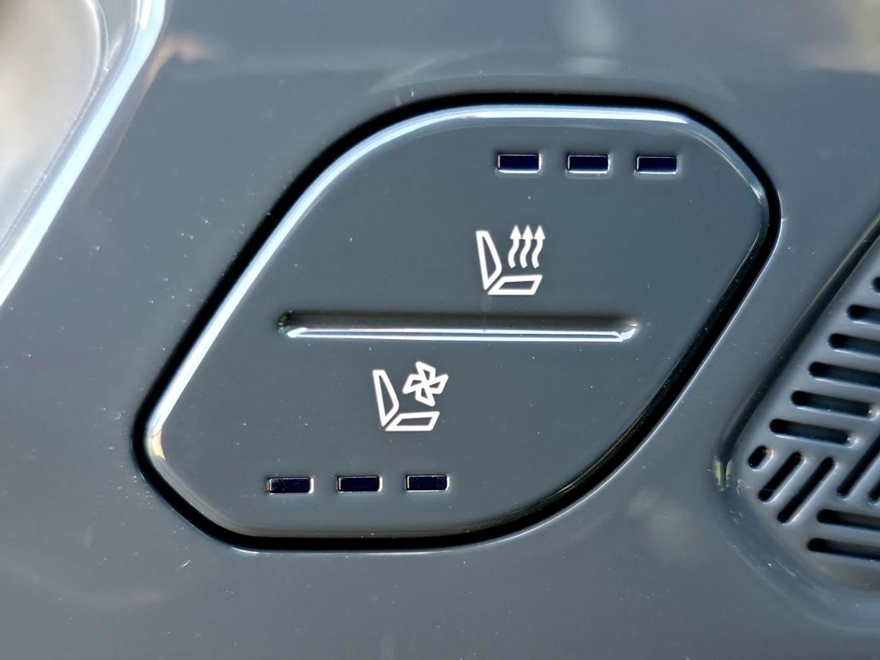 2025 Kia EV9 Land Traction Photo