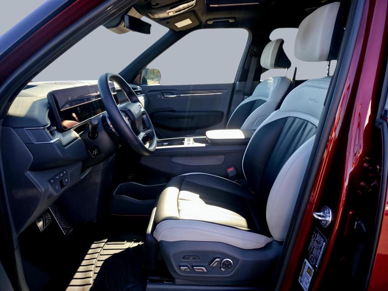 2025 Kia EV9 Land Traction Photo