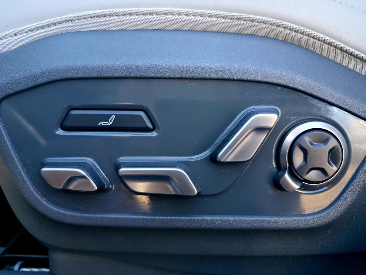 2025 Kia EV9 Land Traction Photo