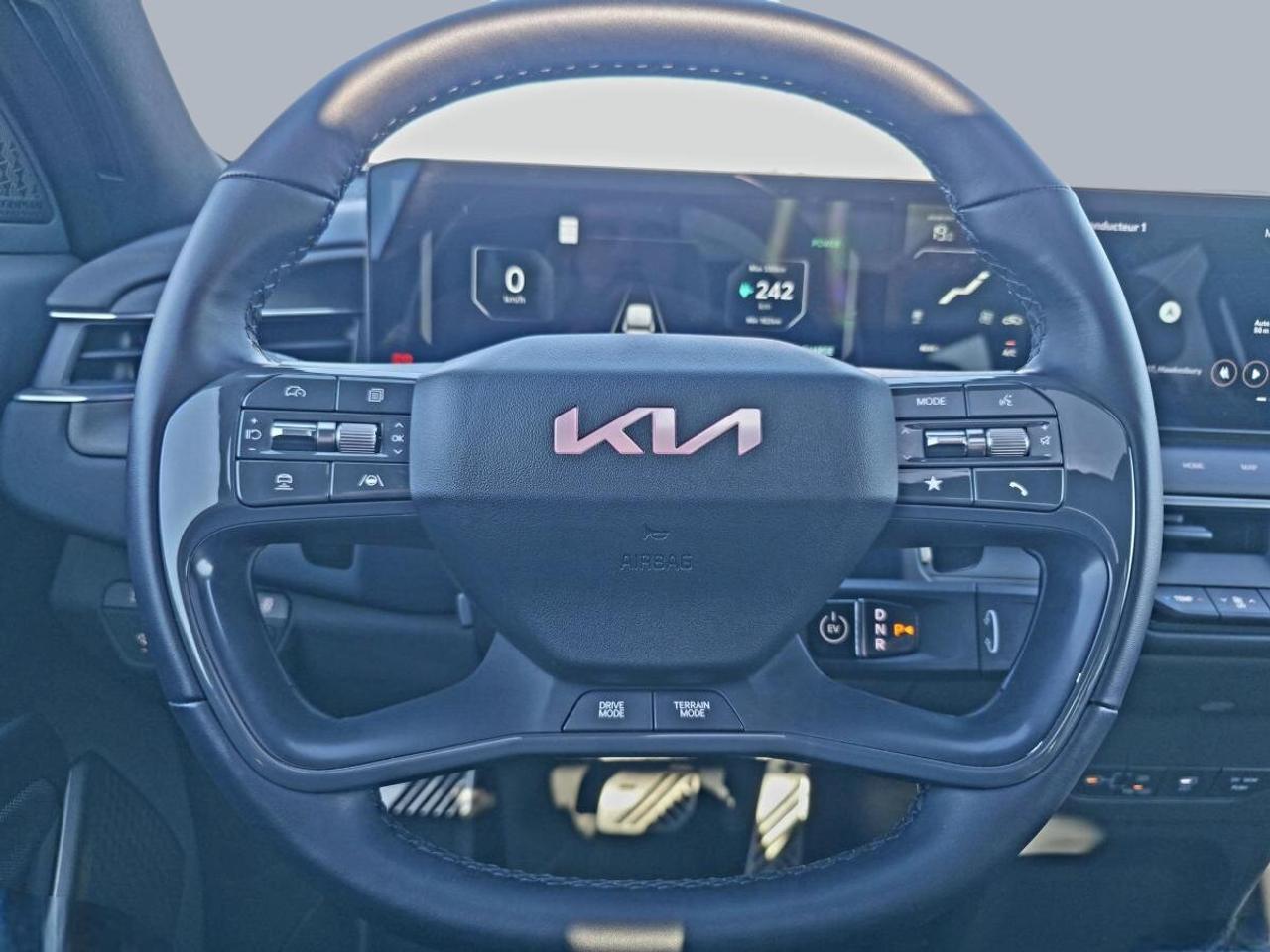 2025 Kia EV9 Land Traction Photo