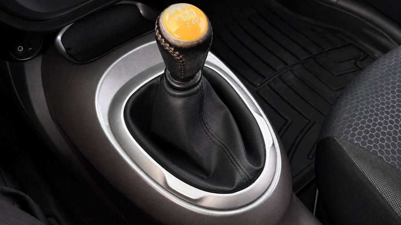 2015 Nissan Juke SV   Certified   One Owner Photo