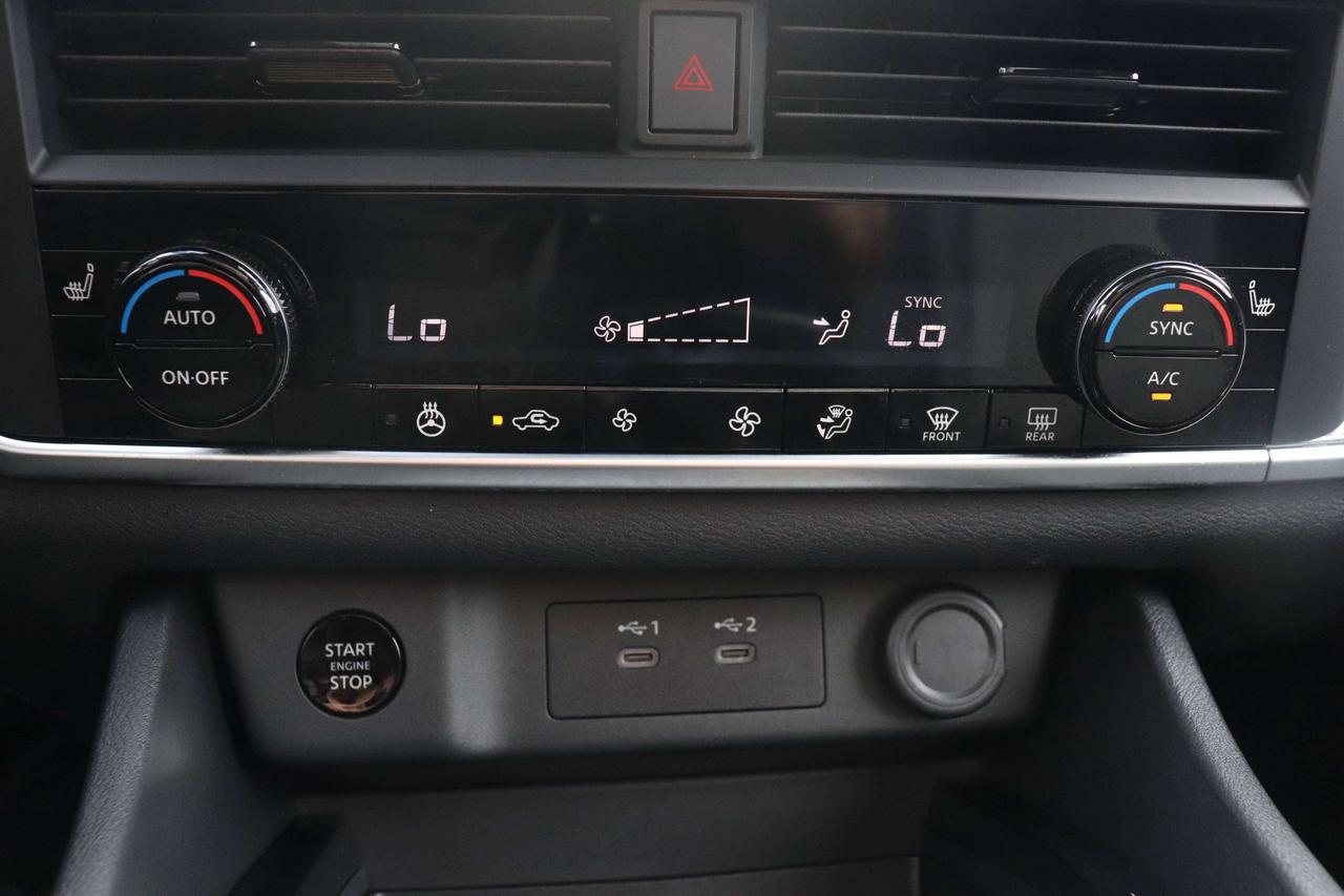 2024 Nissan Rogue SV AWD   SUNROOF   REMOTE STARTER   HEATED SEATS Photo