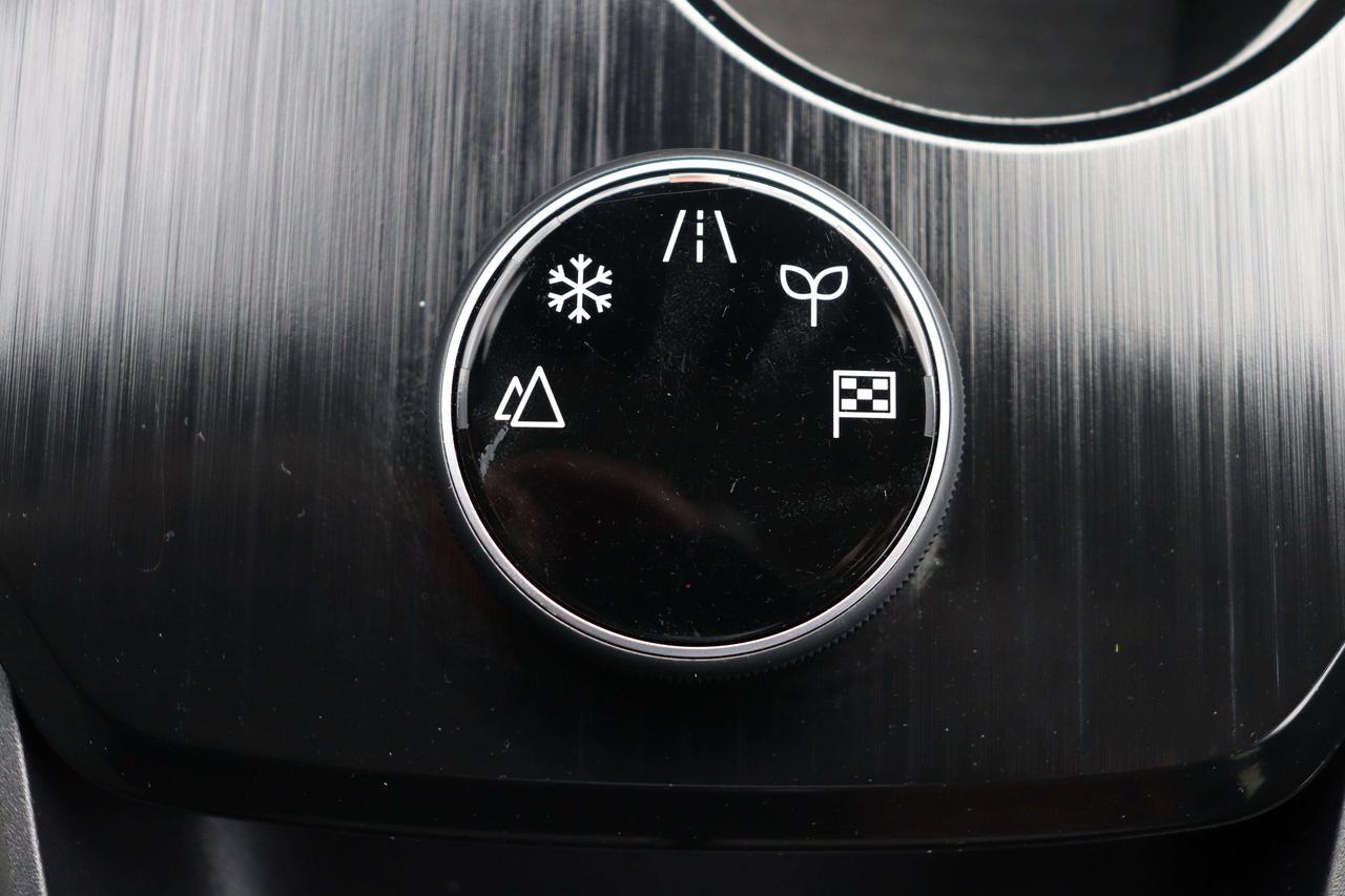 2024 Nissan Rogue SV AWD   SUNROOF   REMOTE STARTER   HEATED SEATS Photo