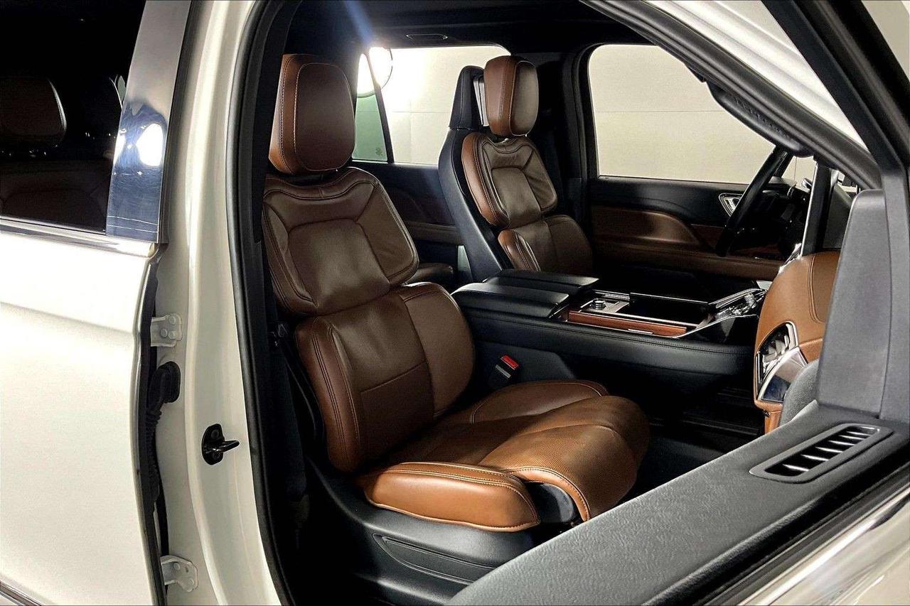 2024 Lincoln Navigator Reserve 4x4 Photo