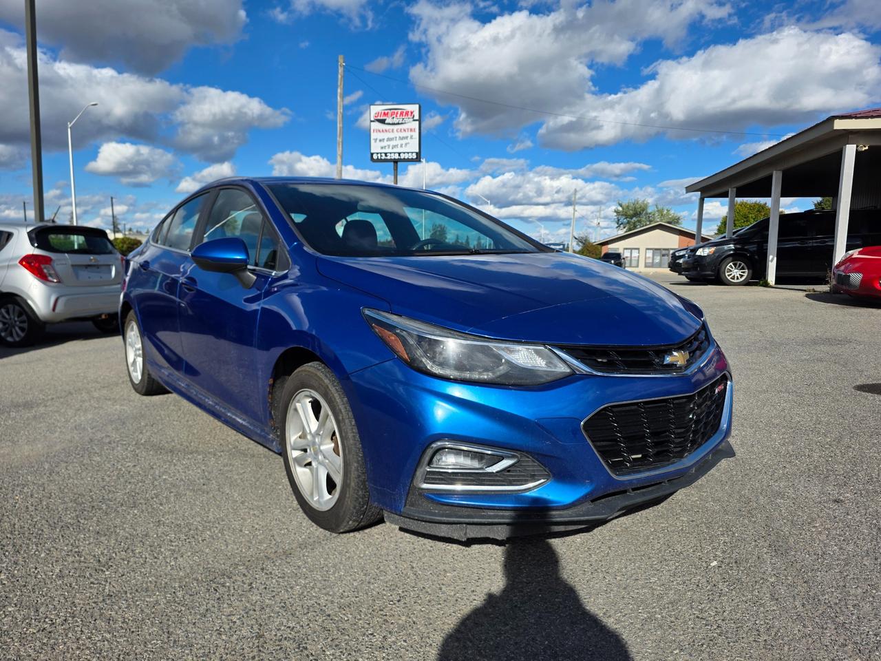 2017 Chevrolet Cruze LT Manual 4dr Sedan Photo0