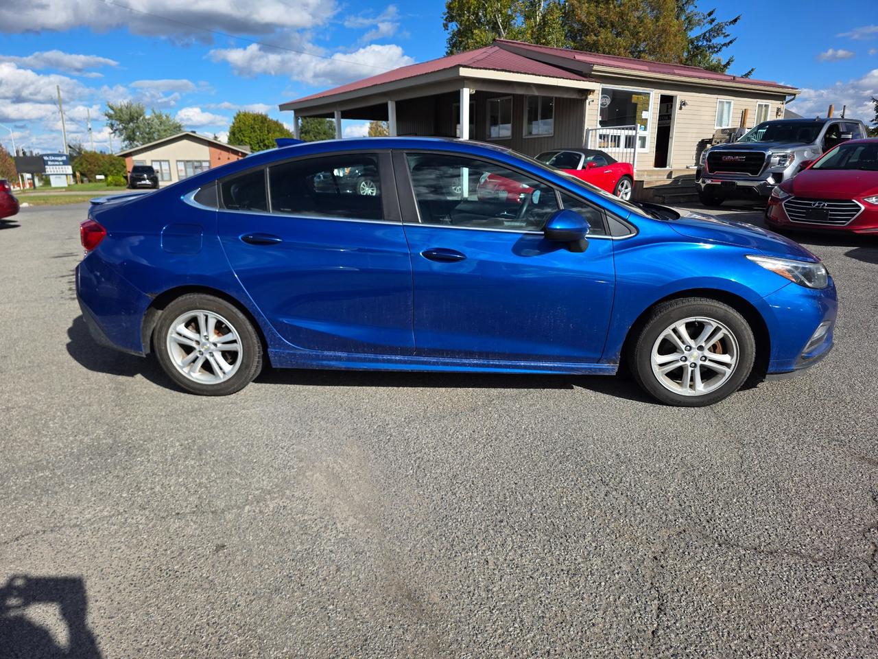 2017 Chevrolet Cruze LT Manual 4dr Sedan Photo