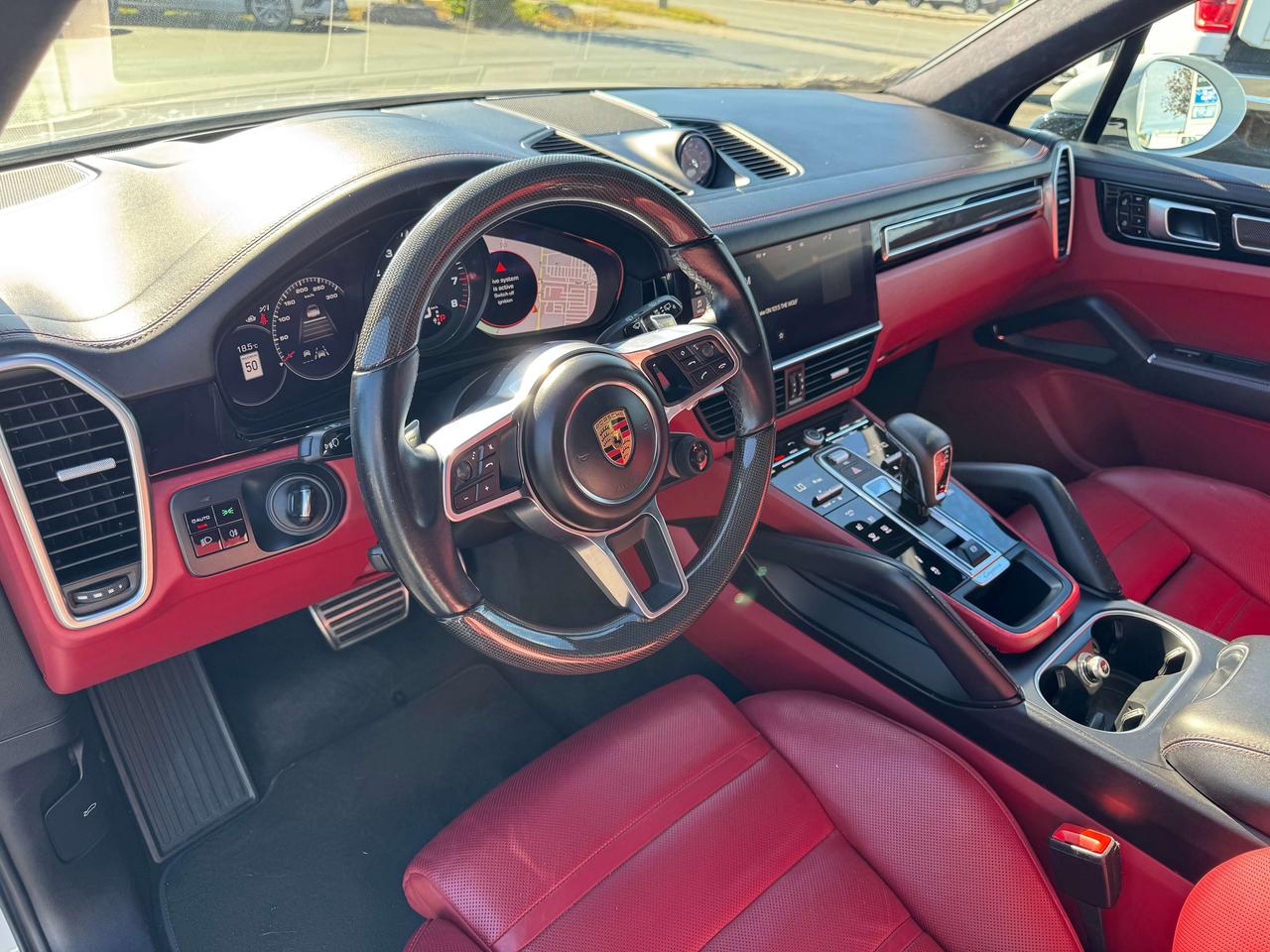 2021 Porsche Cayenne GTS Photo