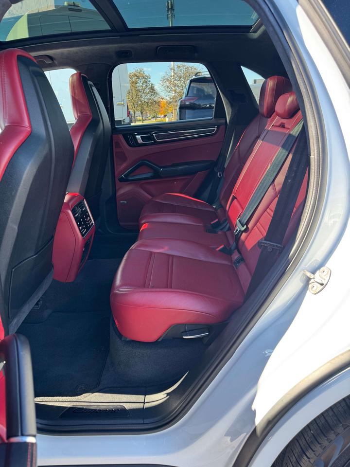 2021 Porsche Cayenne GTS Photo