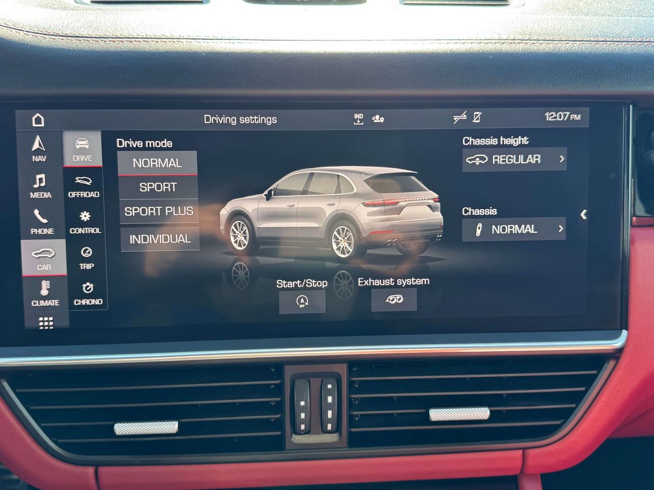 2021 Porsche Cayenne GTS Photo