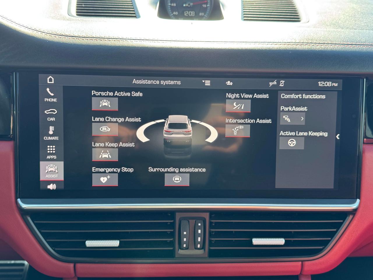 2021 Porsche Cayenne GTS Photo