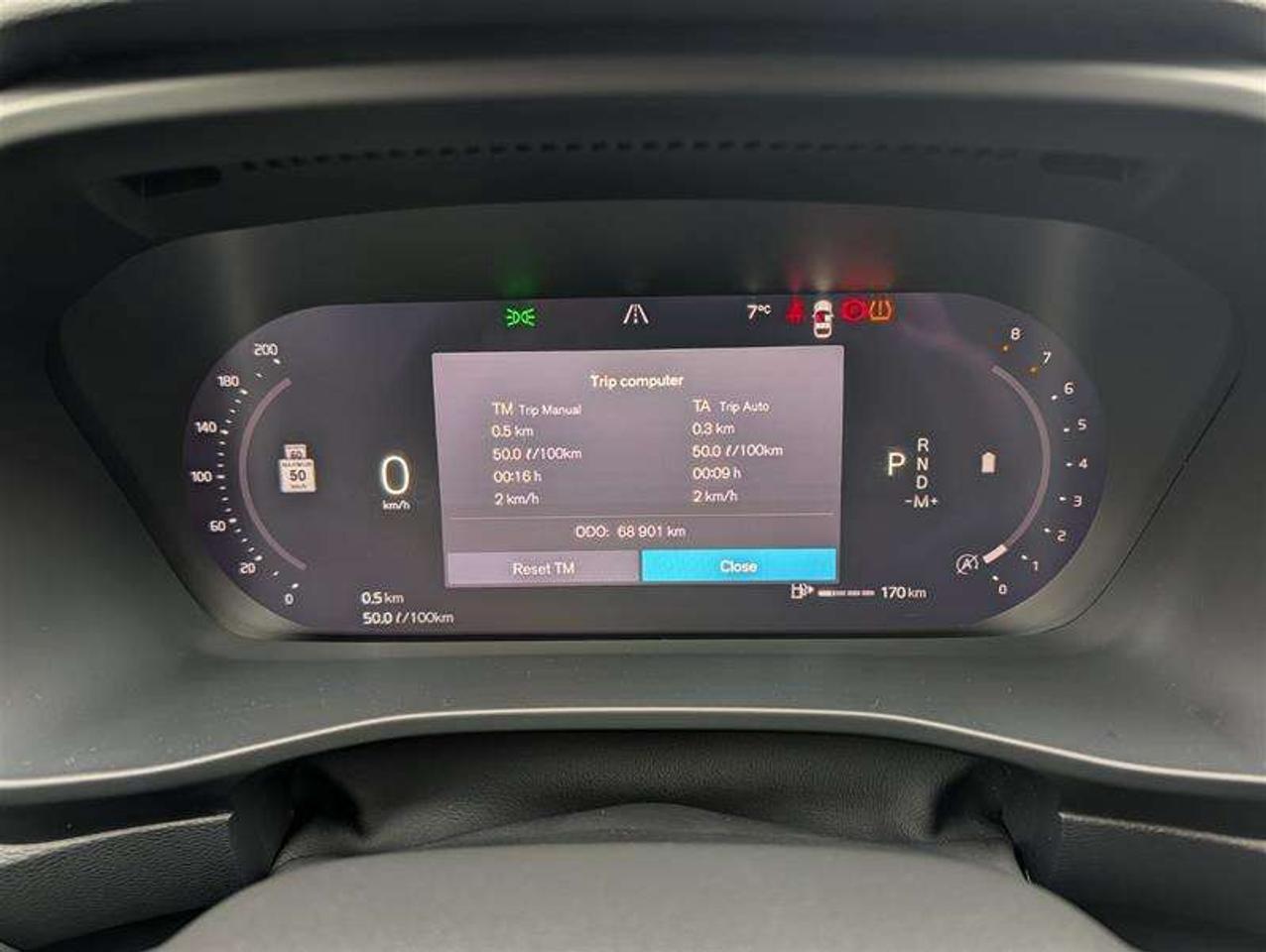 2023 Volvo XC40 B4 Core   AWD   Climate   Sage Green   Clean Photo