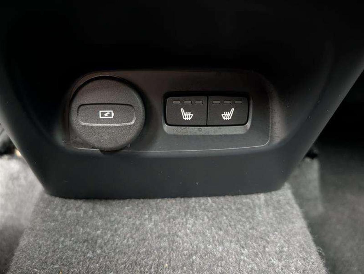 2023 Volvo XC40 B4 Core   AWD   Climate   Sage Green   Clean Photo