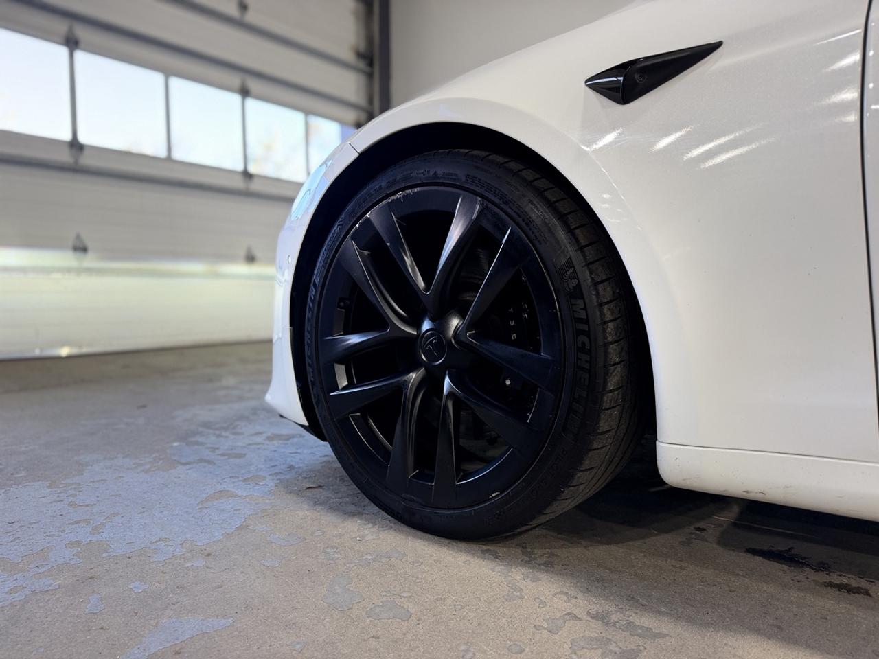 2022 Tesla Model S Long Range Photo