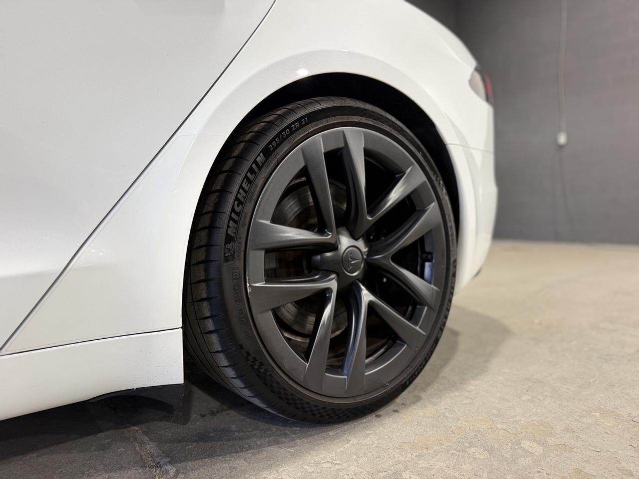 2022 Tesla Model S Long Range Photo