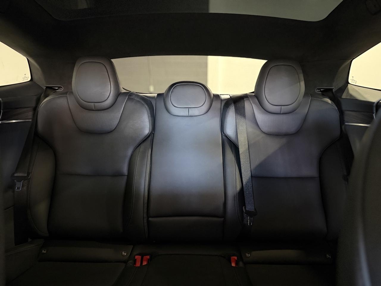 2022 Tesla Model S Long Range Photo