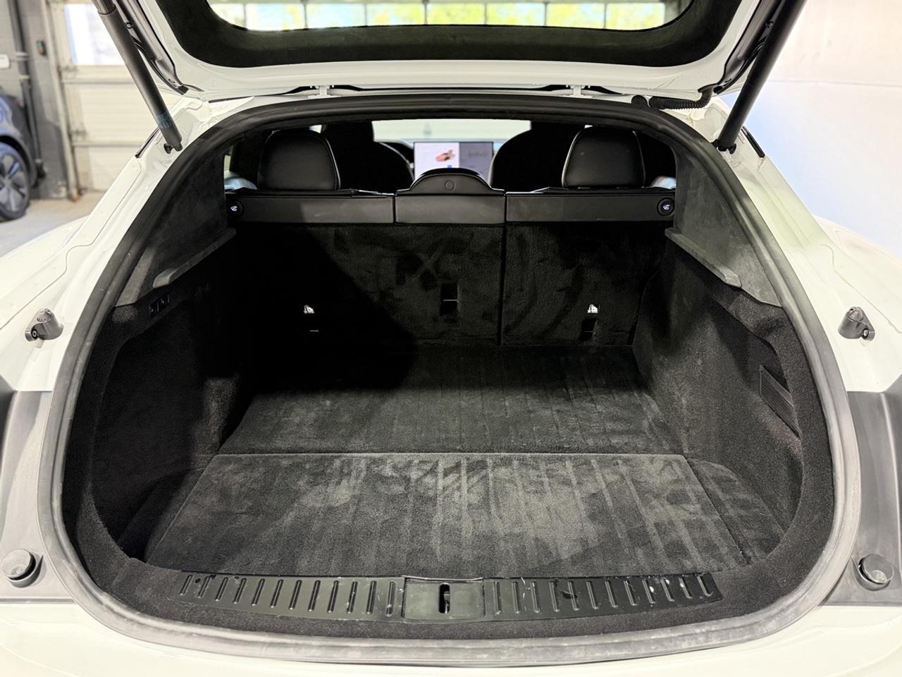 2022 Tesla Model S Long Range Photo