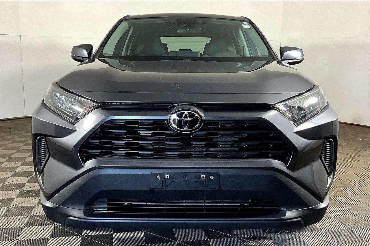 2022 Toyota RAV4 LE FWD Photo